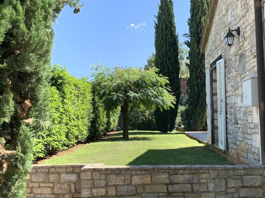 Villa Melissa - Istrisches Steinhaus Mit Pool In Guter Lage Sveti Lovreč Pazenatički Exterior foto
